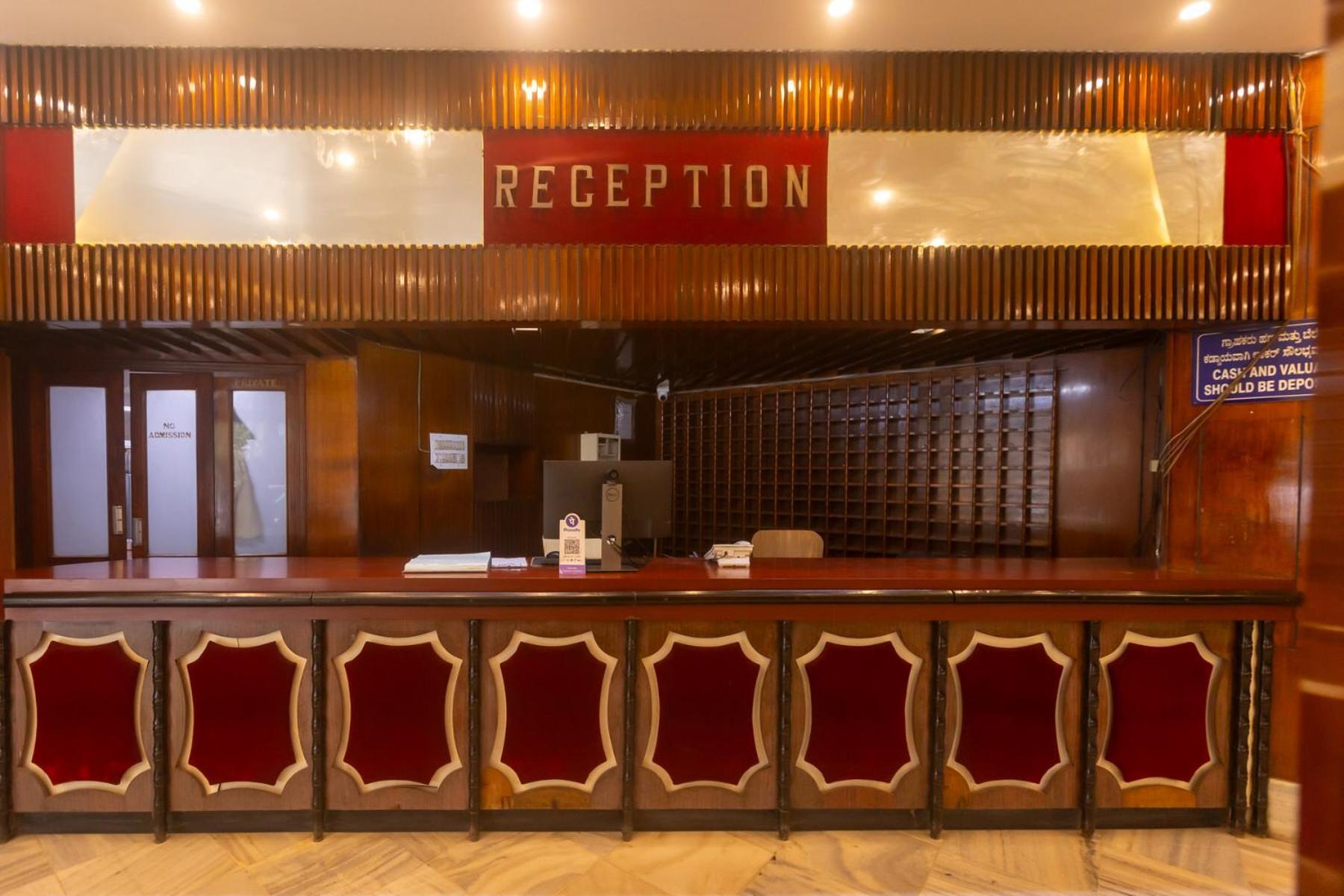 Sri Ramakrishna Hotel Bangalore Exterior foto